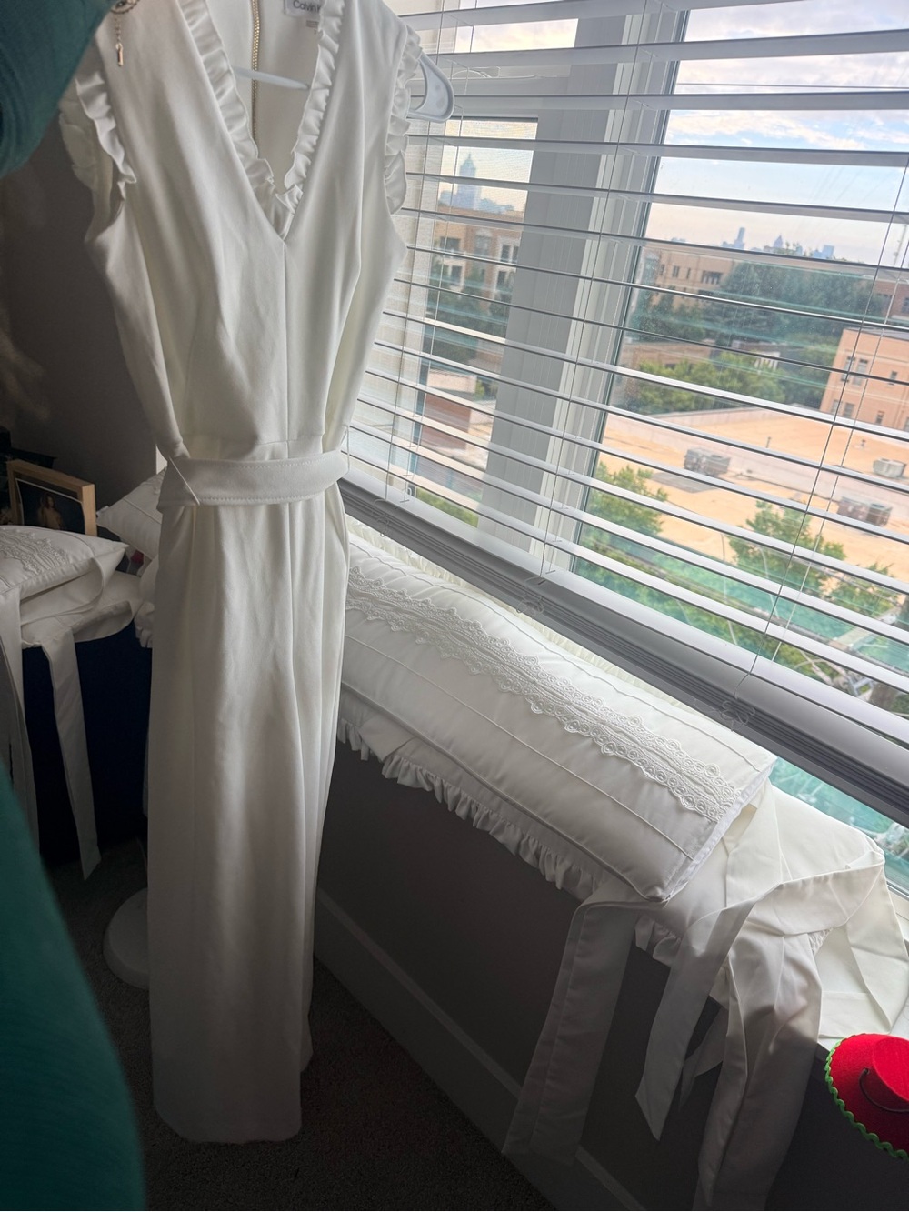 Calvin Klein Cream Ruffle-Trim V-Neck Sleeper Robe - Picture 2 of 4